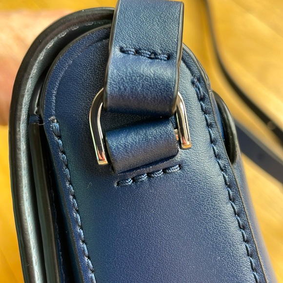 Kate Spade leather crossbody purse EUC - Picture 5 of 12